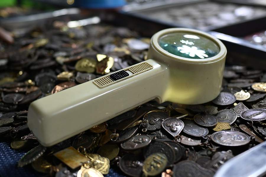 Koin embaran sebagai simbol bonus dan promo
